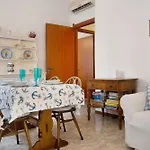 Zaffiro With Garage Daire